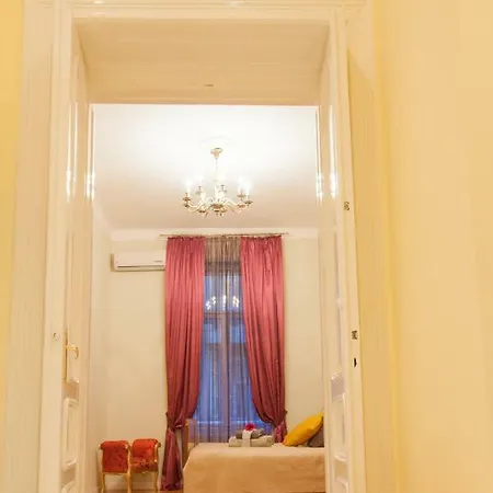 New York Palace View Apartment Budapest