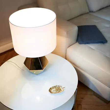 New York Palace View Apartman *